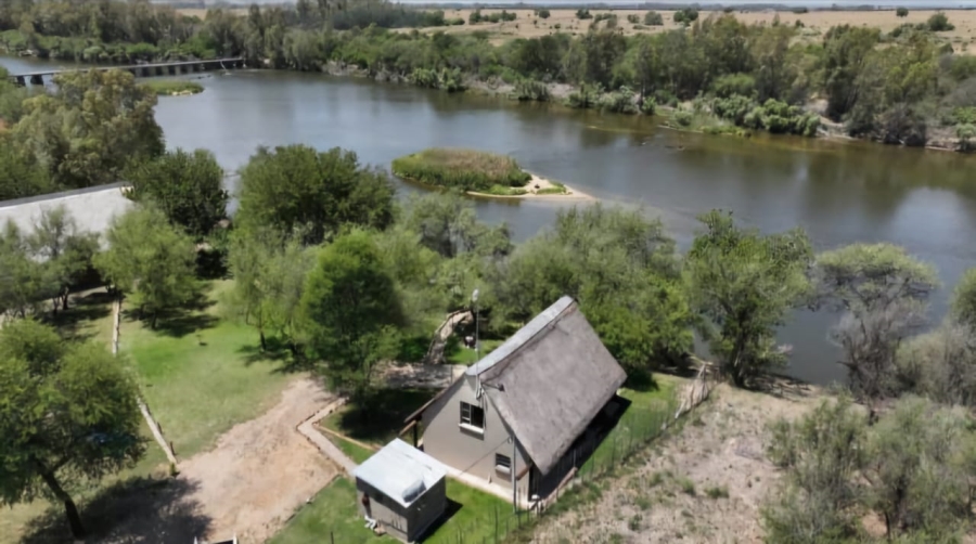 2 Bedroom Property for Sale in Potchefstroom Rural North West